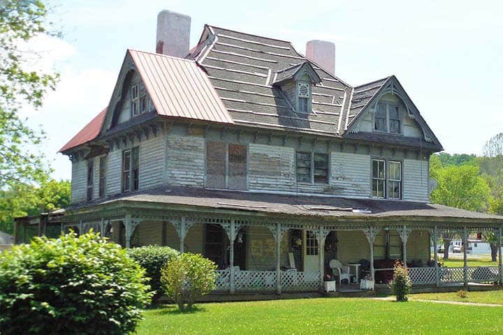 You are currently viewing Structural Challenges in Older Homes: Common Issues and Fixes